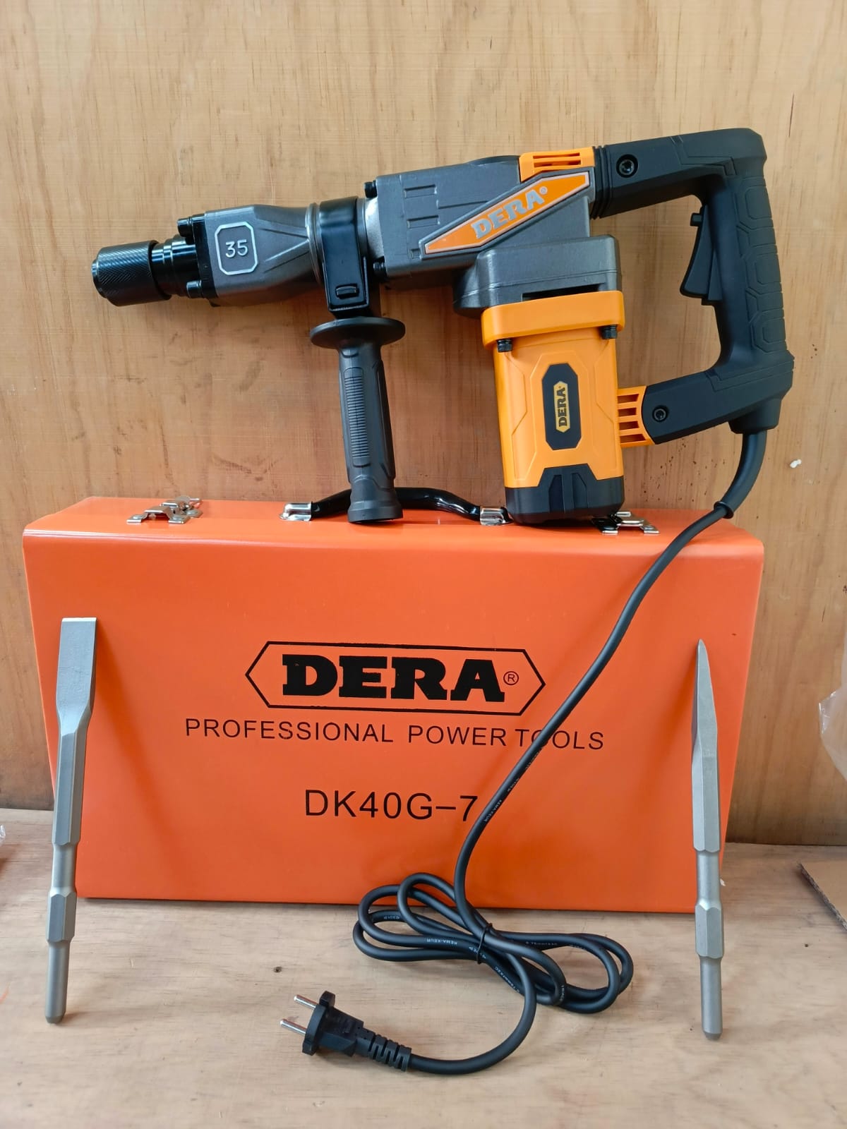 Dera Small Demolisher Jack Hammer in Kenya